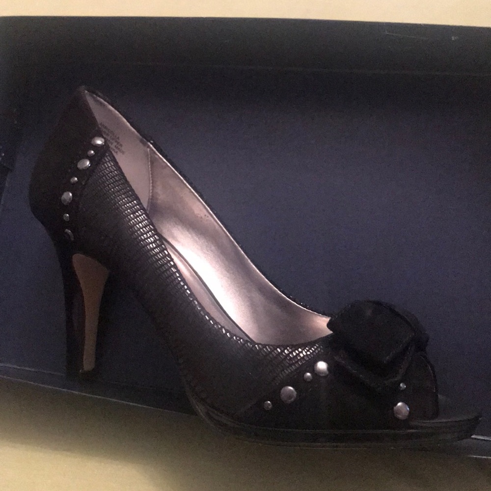 Anne Klein pumps